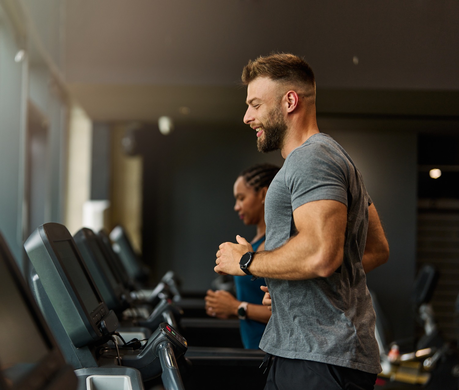 Czy warto łączyć trening siłowy i cardio? Jak robić to dobrze?